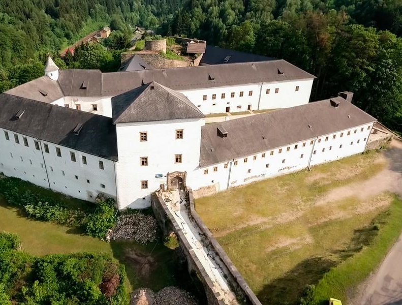 Chateau Goldenstein